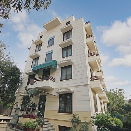 Capital O Tipsyy Near Aravali Biodiversity Park Gurgaon Ngoại thất bức ảnh