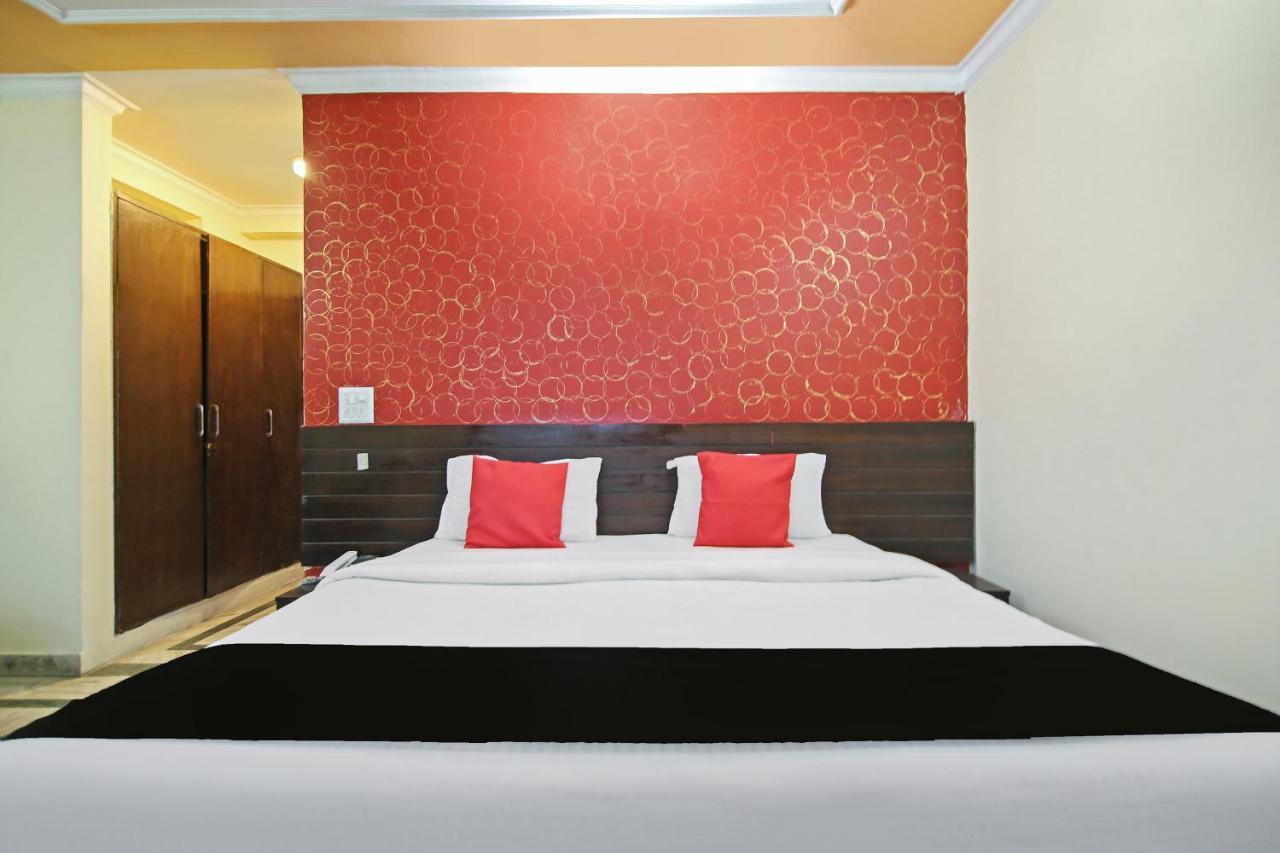 Capital O Tipsyy Near Aravali Biodiversity Park Gurgaon Ngoại thất bức ảnh