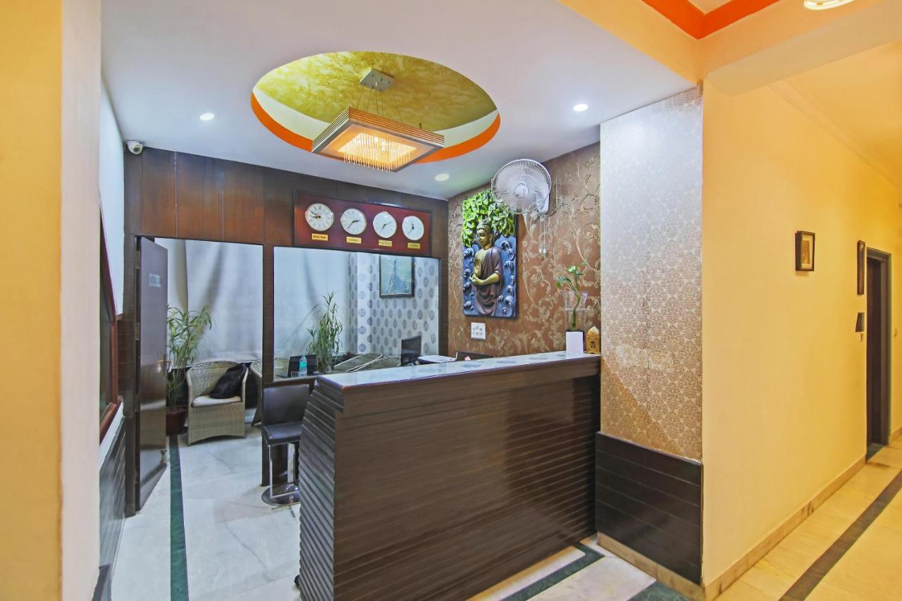 Capital O Tipsyy Near Aravali Biodiversity Park Gurgaon Ngoại thất bức ảnh