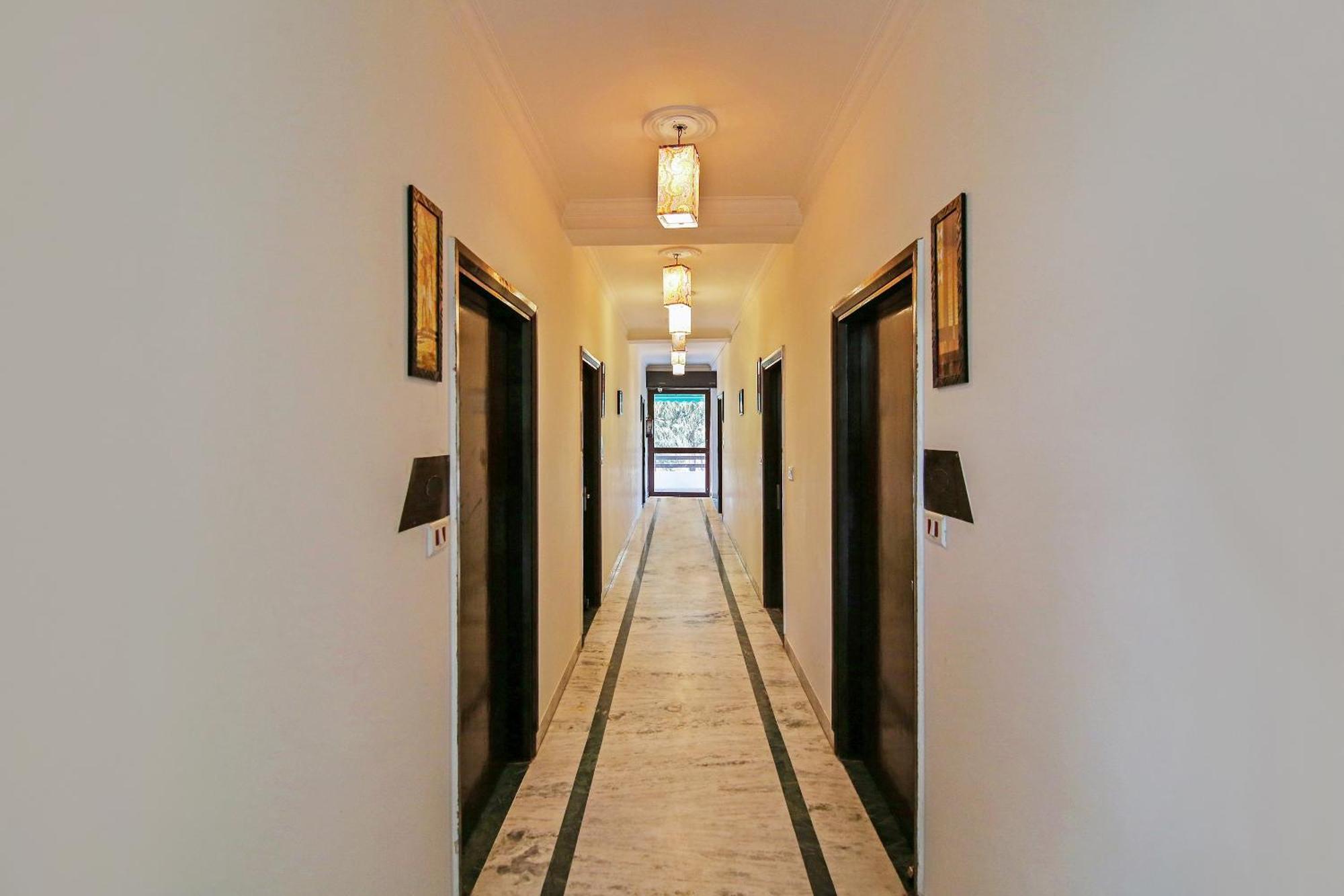 Capital O Tipsyy Near Aravali Biodiversity Park Gurgaon Ngoại thất bức ảnh