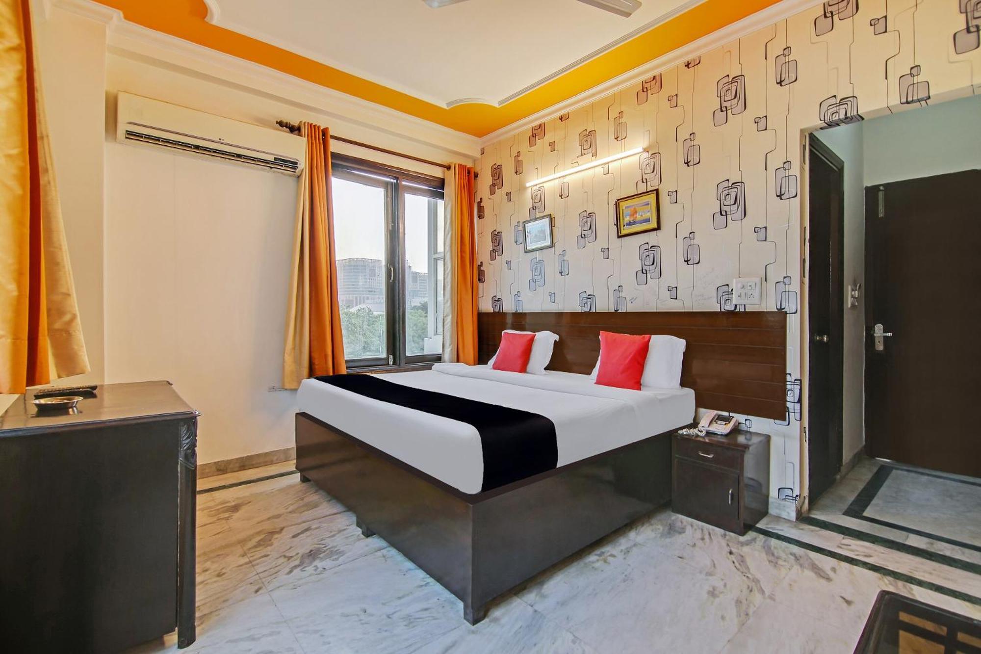 Capital O Tipsyy Near Aravali Biodiversity Park Gurgaon Ngoại thất bức ảnh