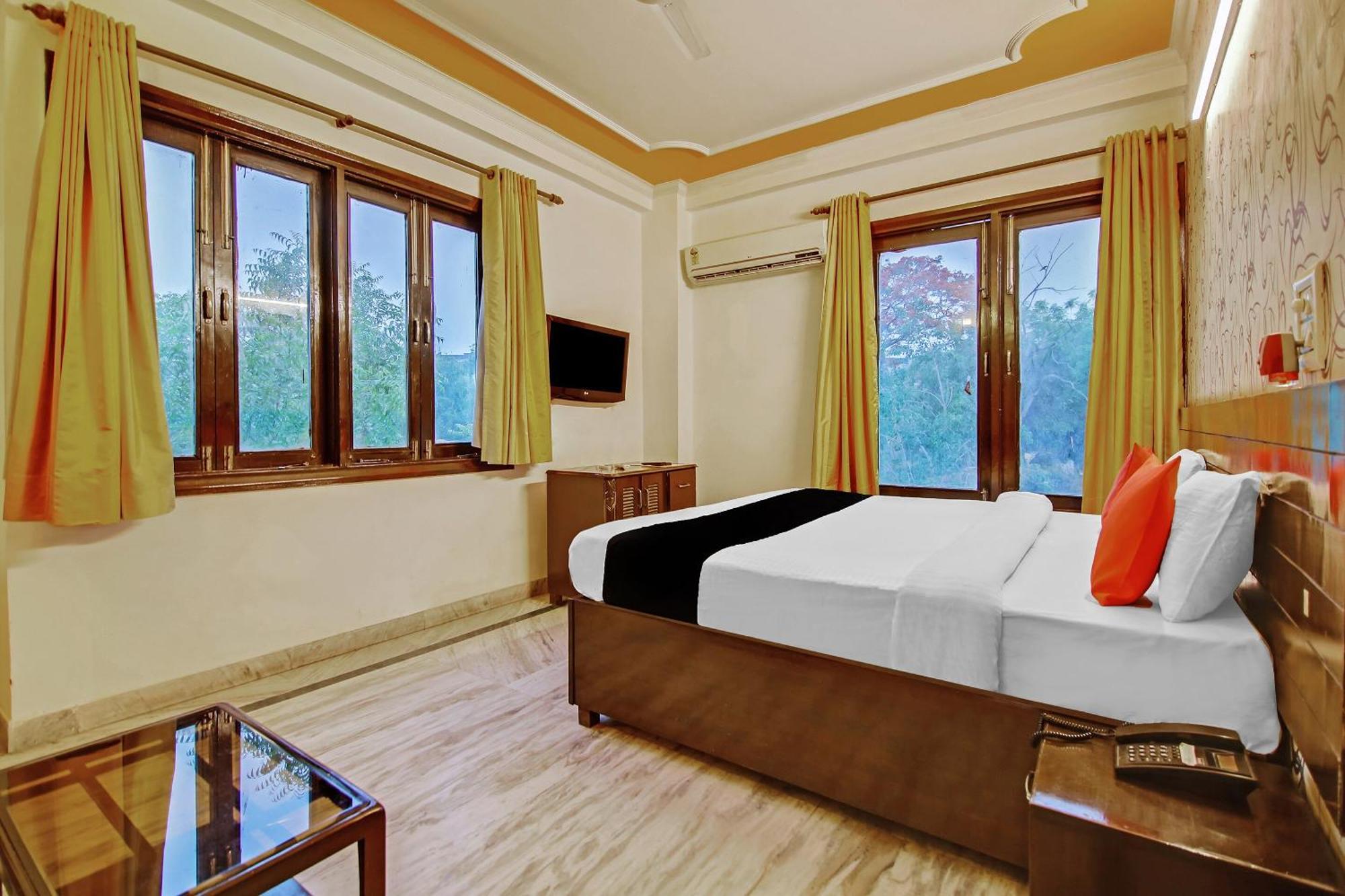 Capital O Tipsyy Near Aravali Biodiversity Park Gurgaon Ngoại thất bức ảnh