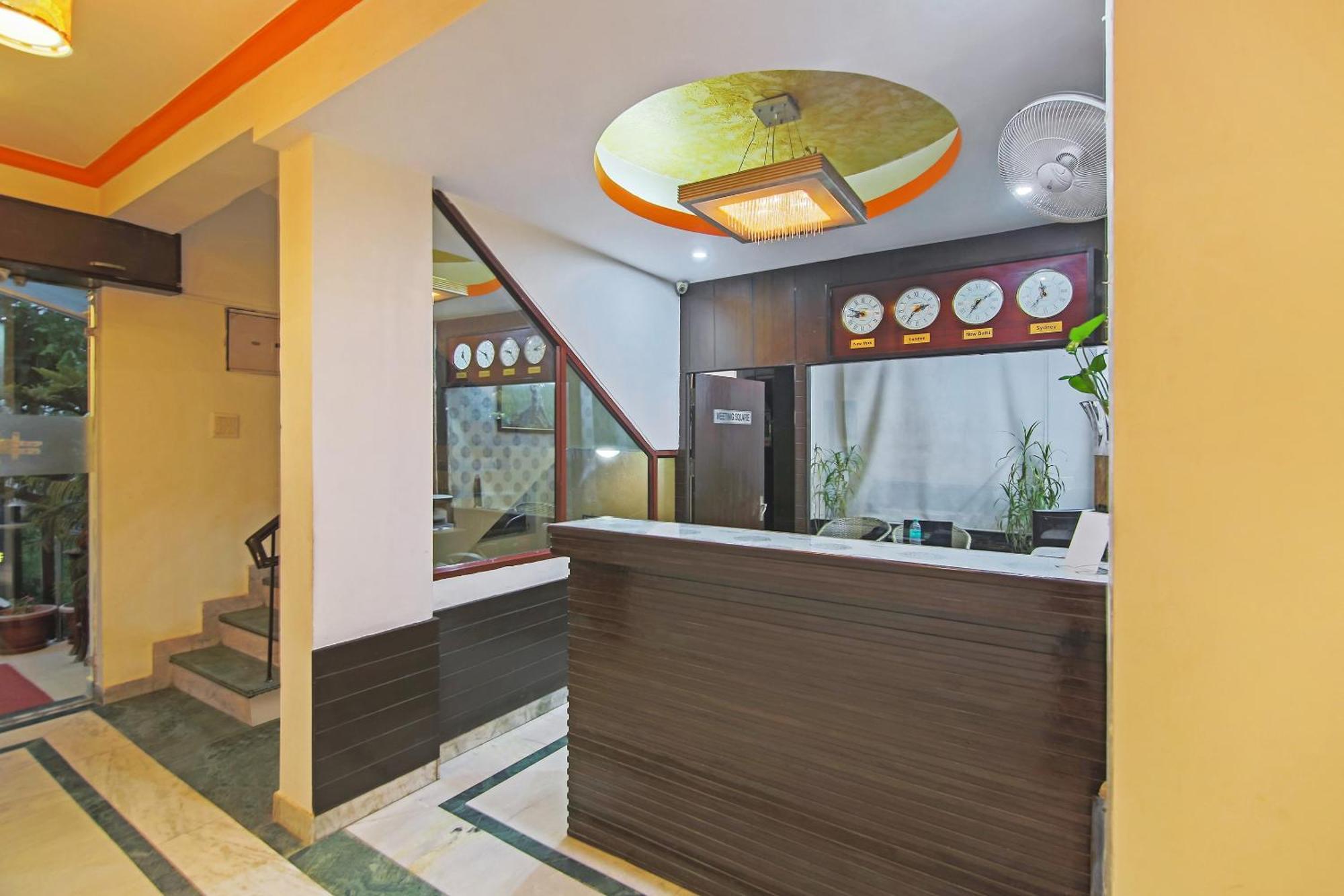 Capital O Tipsyy Near Aravali Biodiversity Park Gurgaon Ngoại thất bức ảnh