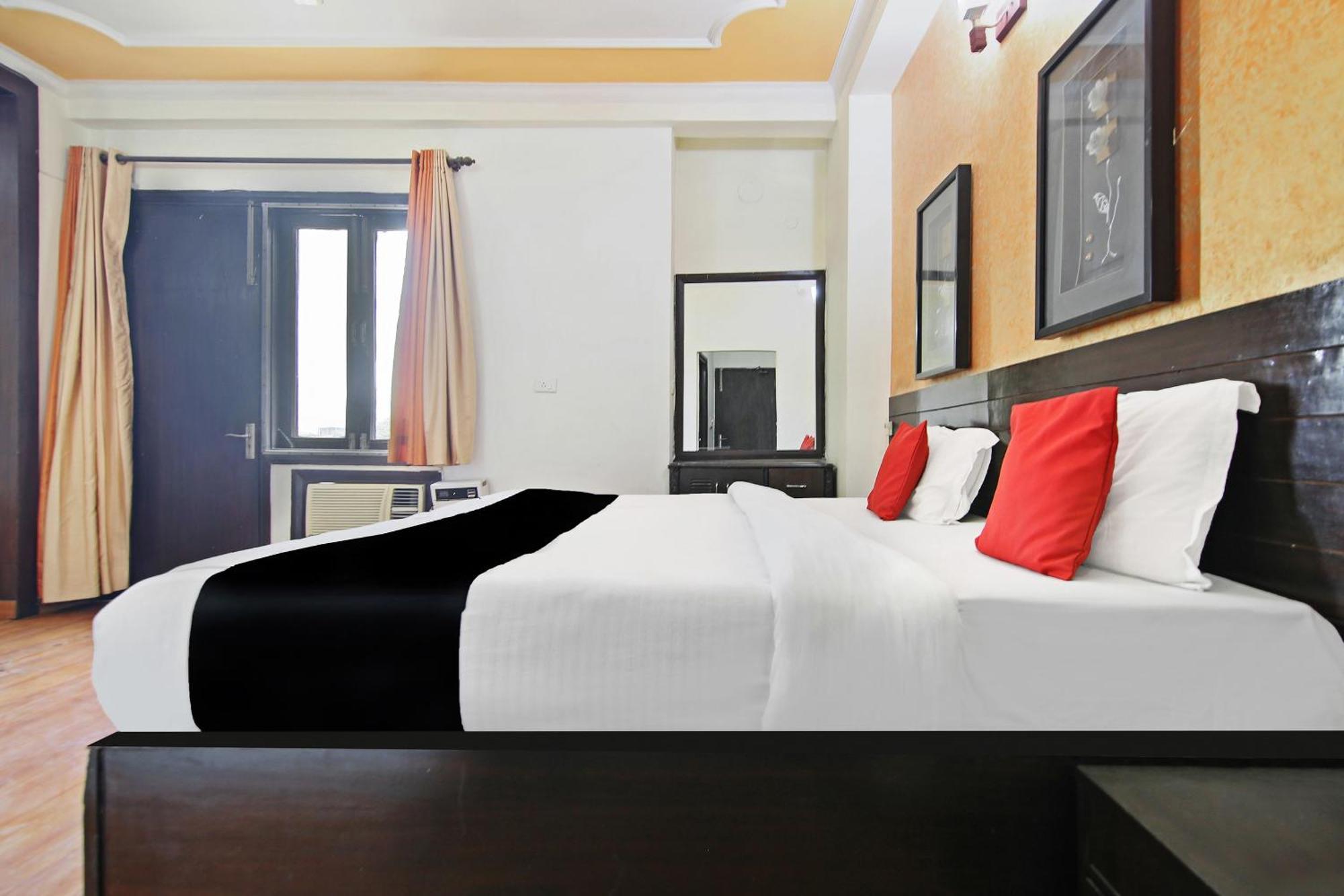 Capital O Tipsyy Near Aravali Biodiversity Park Gurgaon Ngoại thất bức ảnh