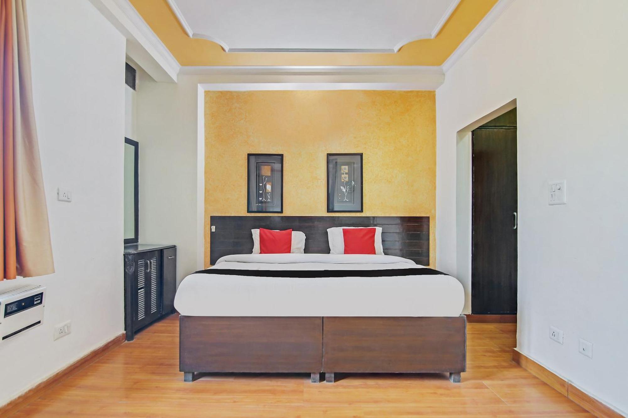 Capital O Tipsyy Near Aravali Biodiversity Park Gurgaon Ngoại thất bức ảnh