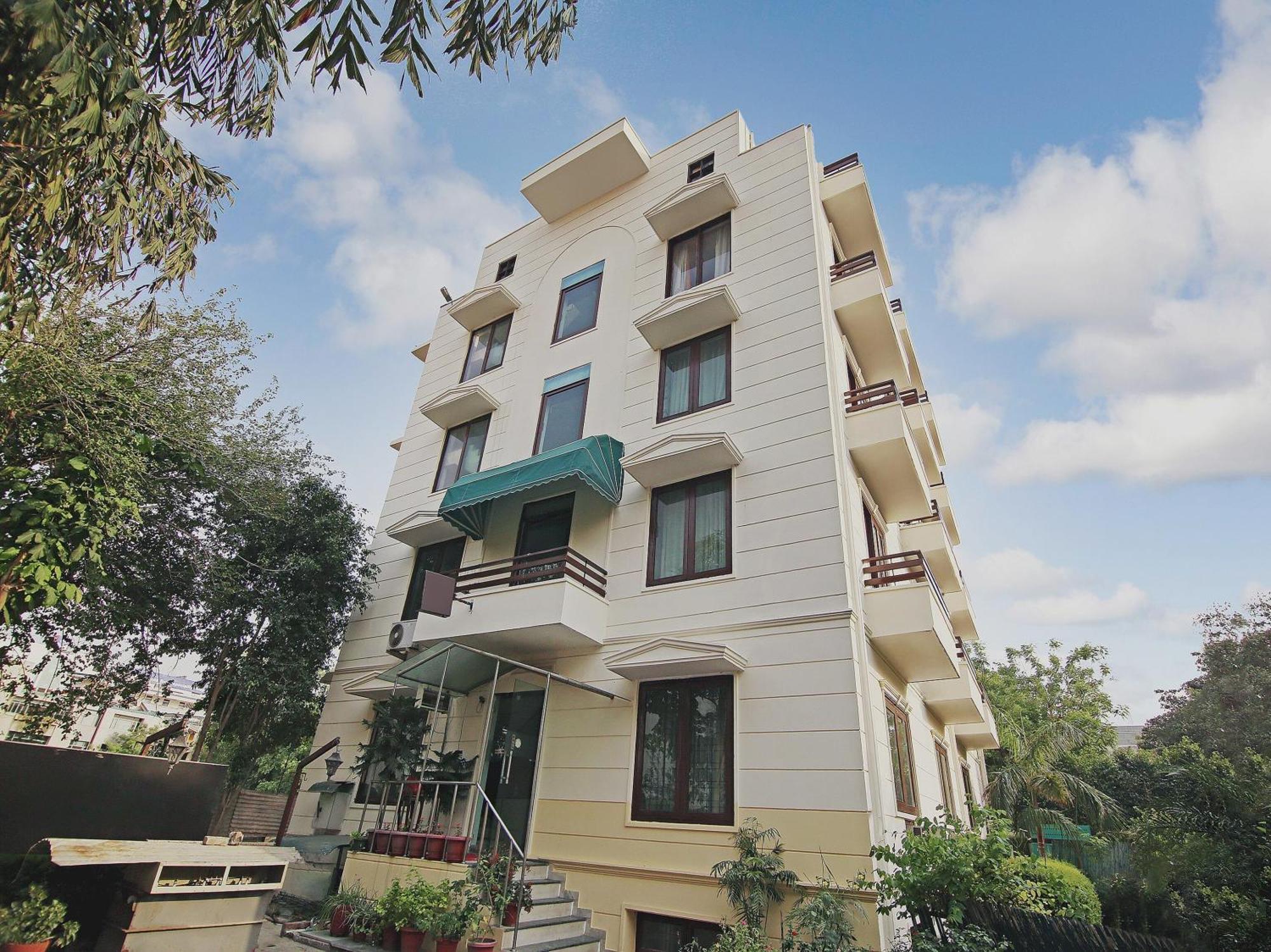 Capital O Tipsyy Near Aravali Biodiversity Park Gurgaon Ngoại thất bức ảnh
