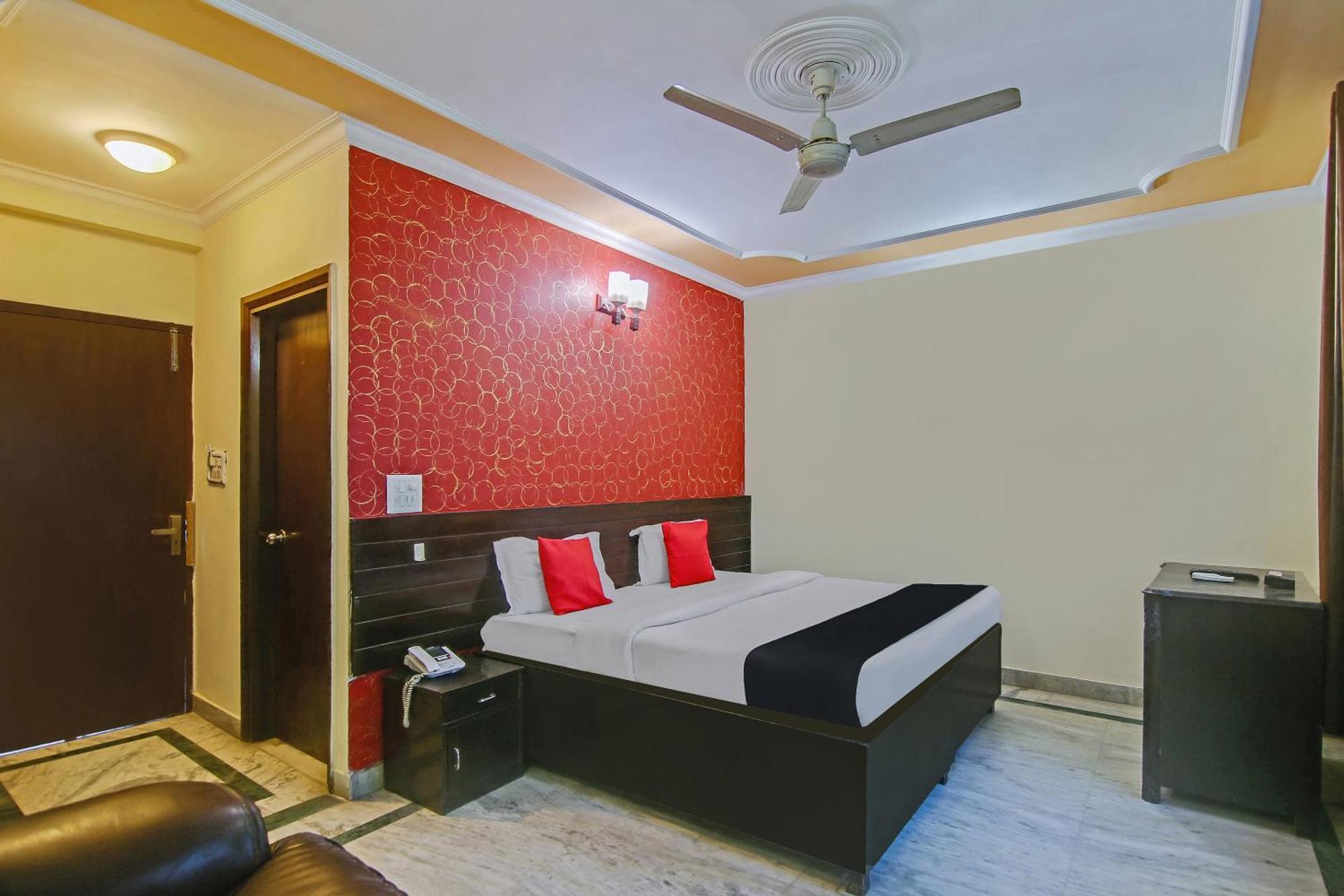 Capital O Tipsyy Near Aravali Biodiversity Park Gurgaon Ngoại thất bức ảnh