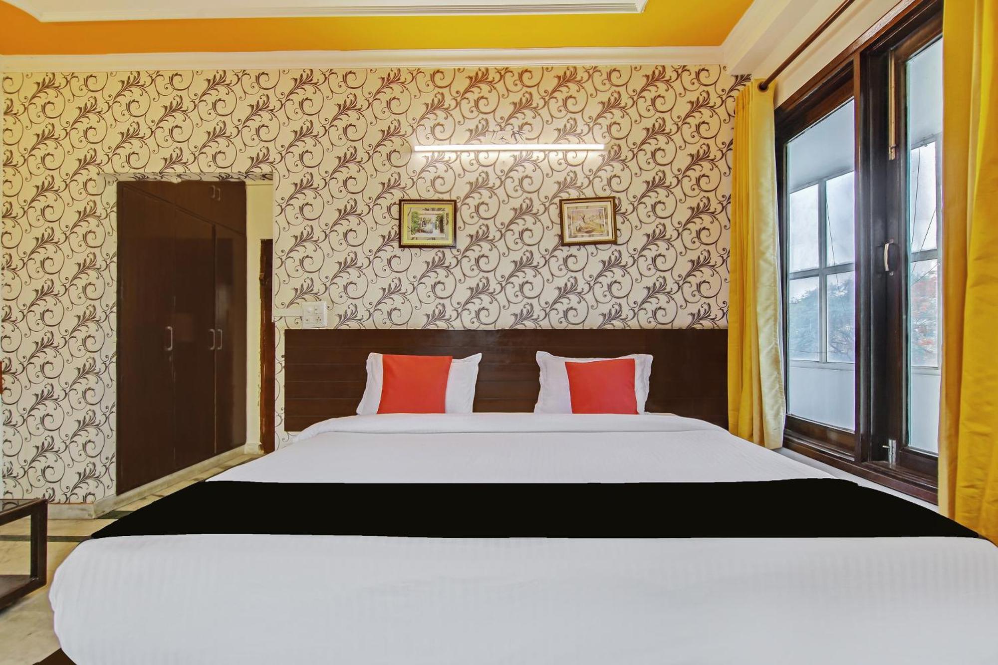 Capital O Tipsyy Near Aravali Biodiversity Park Gurgaon Ngoại thất bức ảnh