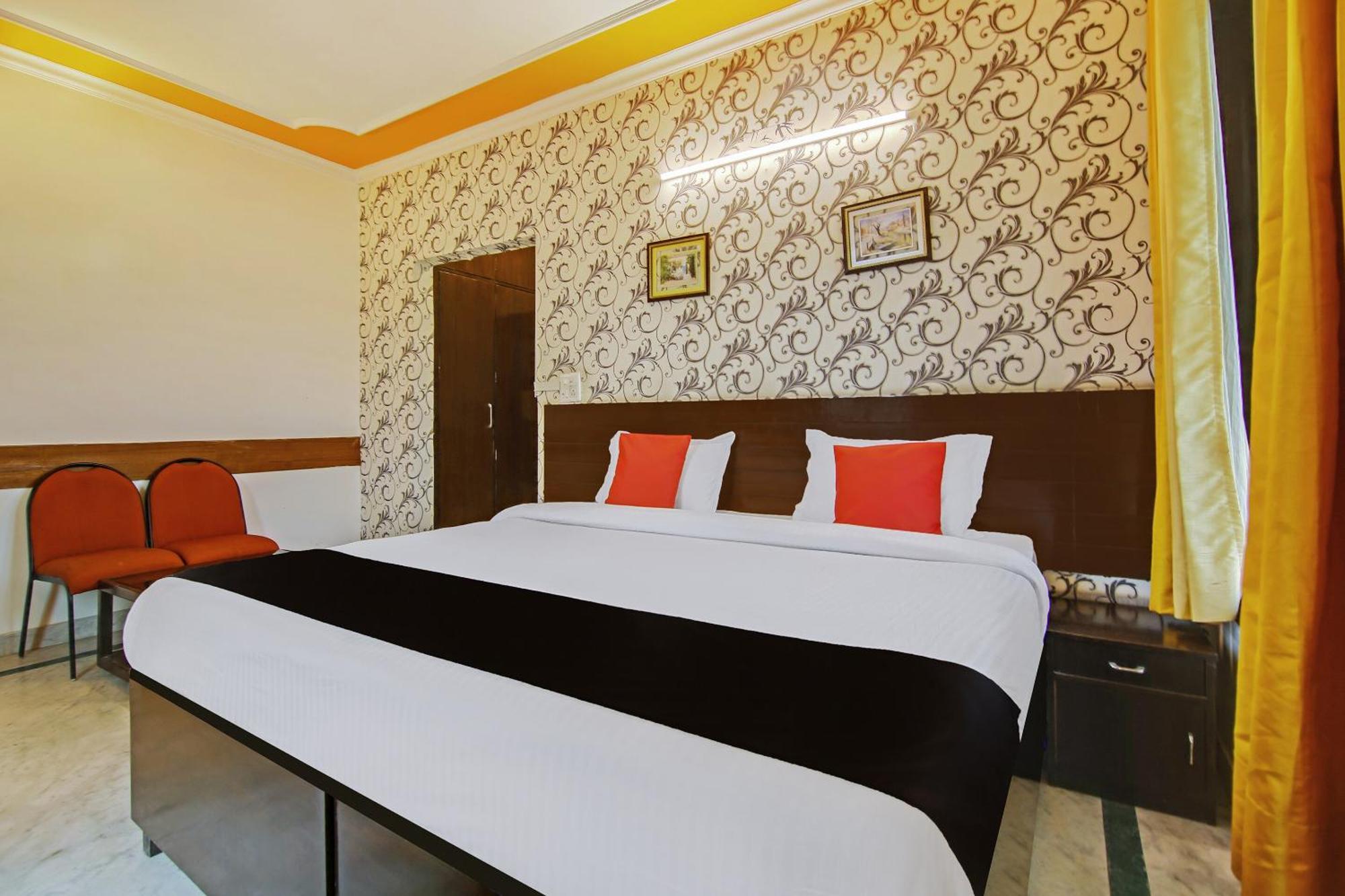 Capital O Tipsyy Near Aravali Biodiversity Park Gurgaon Ngoại thất bức ảnh