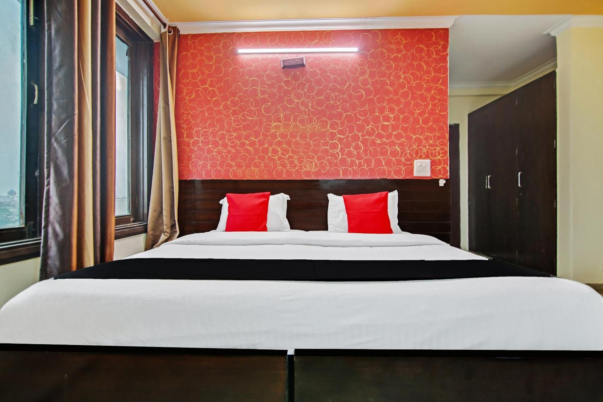 Capital O Tipsyy Near Aravali Biodiversity Park Gurgaon Ngoại thất bức ảnh