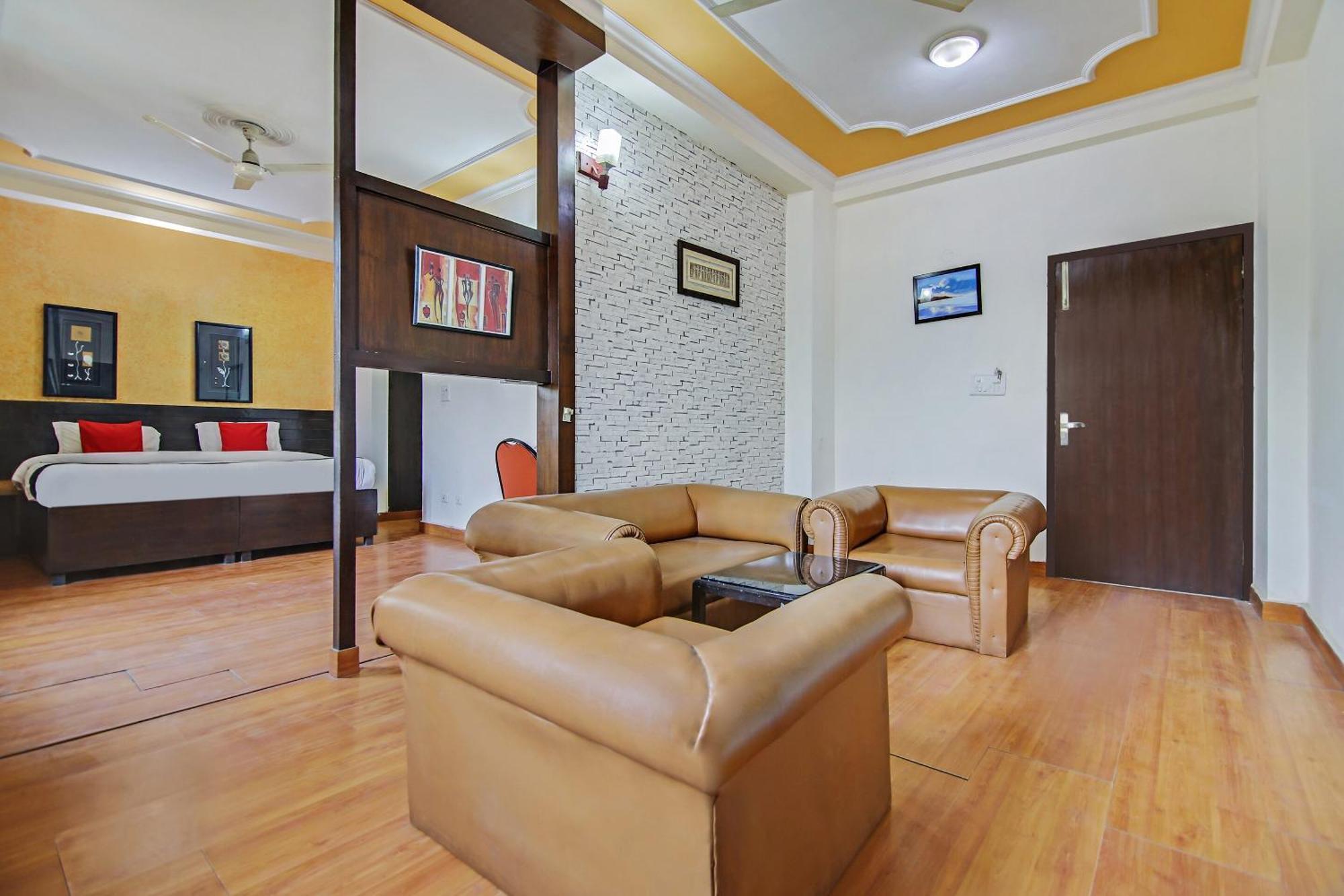 Capital O Tipsyy Near Aravali Biodiversity Park Gurgaon Ngoại thất bức ảnh
