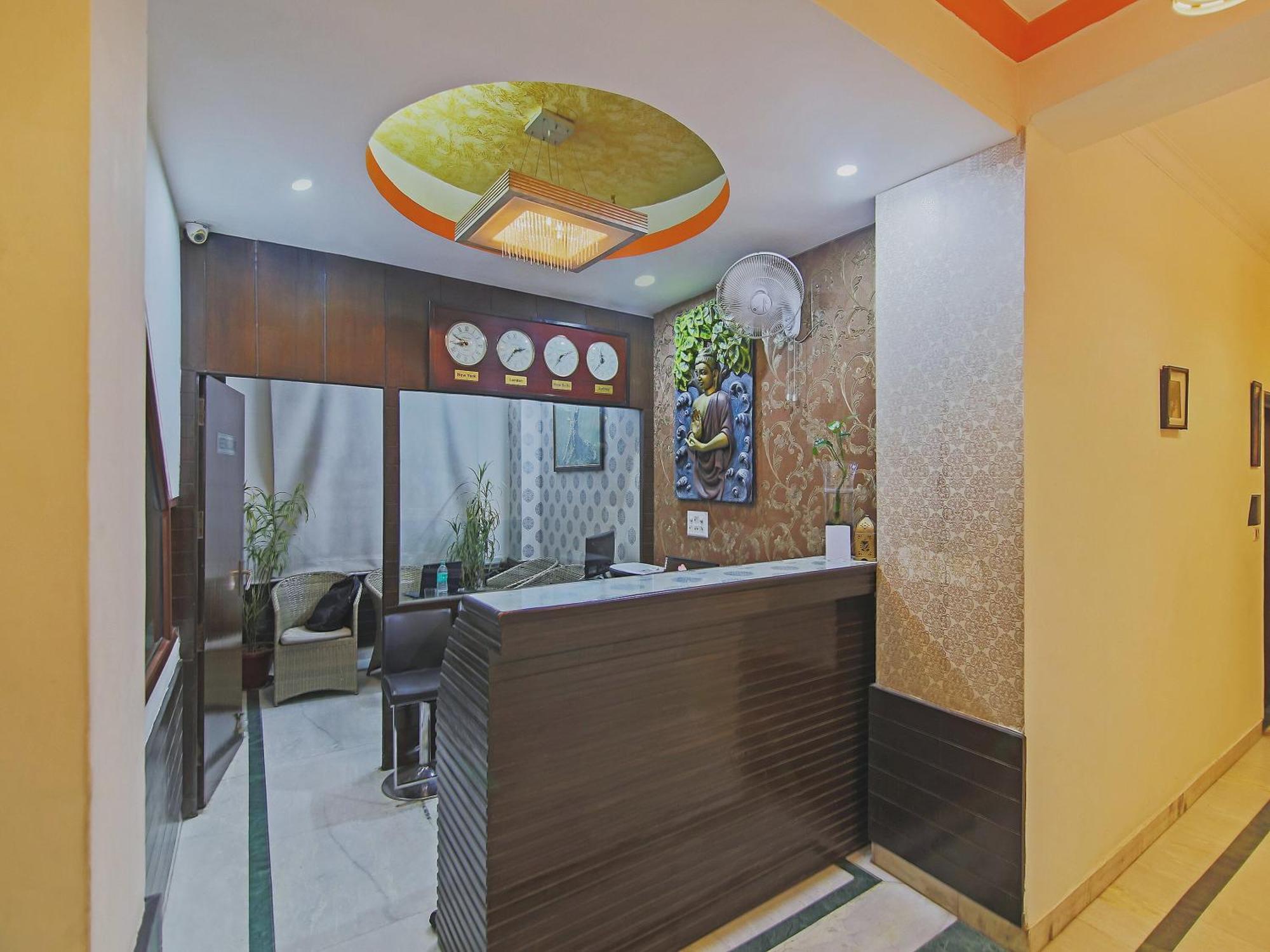 Capital O Tipsyy Near Aravali Biodiversity Park Gurgaon Ngoại thất bức ảnh